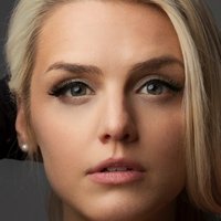 Emily Sweet Meztelen