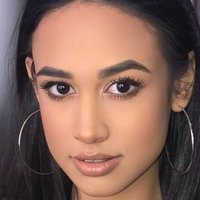 Emily Tosta Meztelen