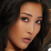 Emiri Momata Meztelen