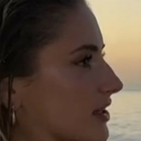 Emma Burnze Meztelen