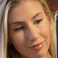 Emma K Meztelen