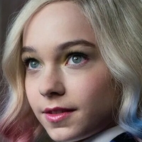 Emma Myers Meztelen