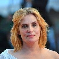 Emmanuelle Seigner Meztelen