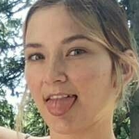 Emmy Joee Meztelen
