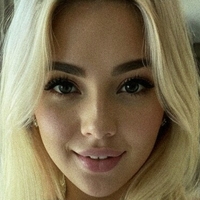 Emmy Lou Meztelen