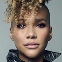Emmy Raver-Lampman Meztelen