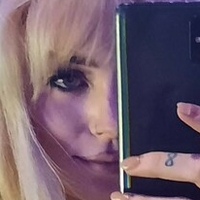 Emnajane Meztelen