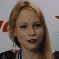 Enni Ojutkangas Meztelen