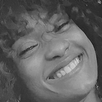 Erika Januza Meztelen