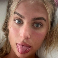 Erin Mia James Meztelen