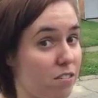 Erin R. Ryan Meztelen