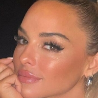 Estefania Küster Meztelen