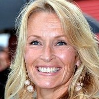 Estelle Lefebure Meztelen