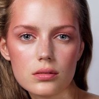 Esther Heesch Meztelen
