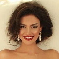 Eva Murati Meztelen