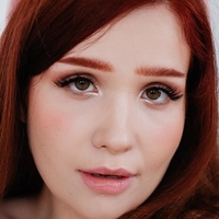 Eva Ollin Meztelen
