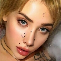 eve_llin Meztelen