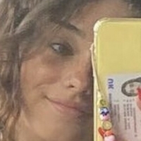 Fabiola George Meztelen