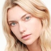 Farah Holt Meztelen