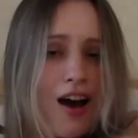 fflloowweerr Meztelen