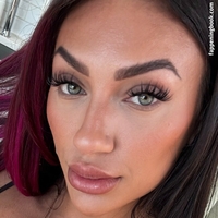 Fit_Ch3ll Meztelen