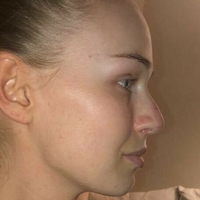 Frederikke Bach Meztelen