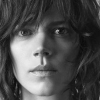 Freja Beha Erichsen Meztelen