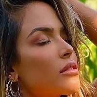 Gabi Luthai Meztelen
