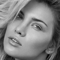Gabriela Iliescu Meztelen
