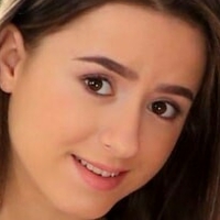 Gabriella Lati Meztelen