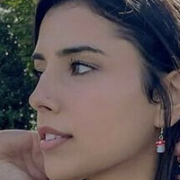 Gal Akbari Meztelen