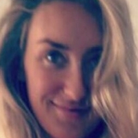 Georgina Stumpf Meztelen