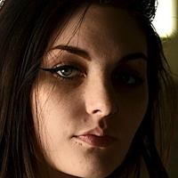 ghosti Meztelen