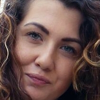 Gia Ren Meztelen