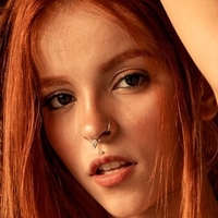 Giovanna Jung Meztelen