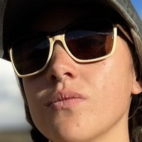 Girls With Guns Meztelen