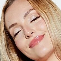 Grace Kinstler Meztelen
