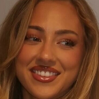 Gwendolen Raby Meztelen