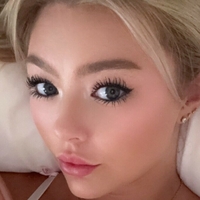 Hailey Sigmond Meztelen