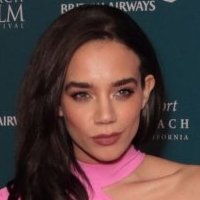 Hannah John-Kamen Meztelen