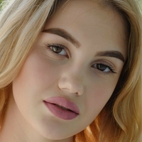 Hannah Lynn Meztelen