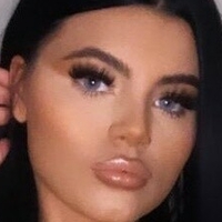 Haylee Pretty Meztelen