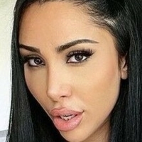 Heli Kenzi Meztelen