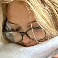 Hollie Chamberlain Meztelen