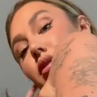 Holly Brougham Meztelen