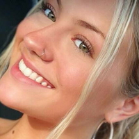 Holly Cloar Meztelen