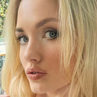 hollysworldvip Meztelen