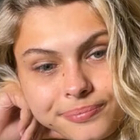 Iane Deville Meztelen