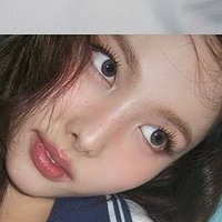 I’m Nayeon Meztelen
