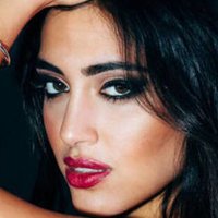 Inas X Meztelen